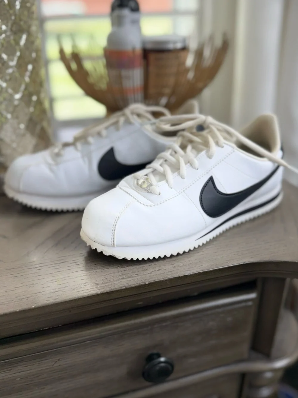 Nike Cortez White Black Leather Sneakers Kids 5Y / Women’s 6.5–7